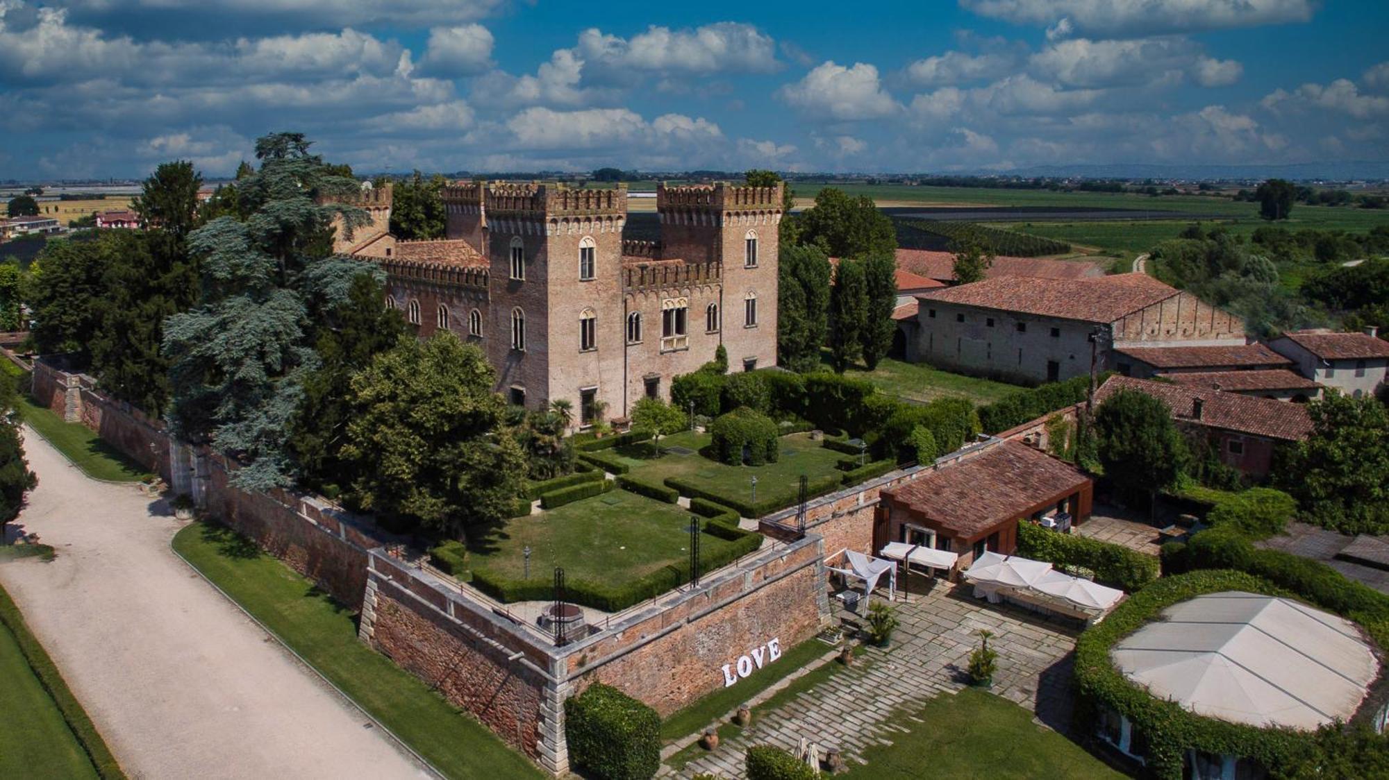 Relais Castello Bevilacqua Zewnętrze zdjęcie