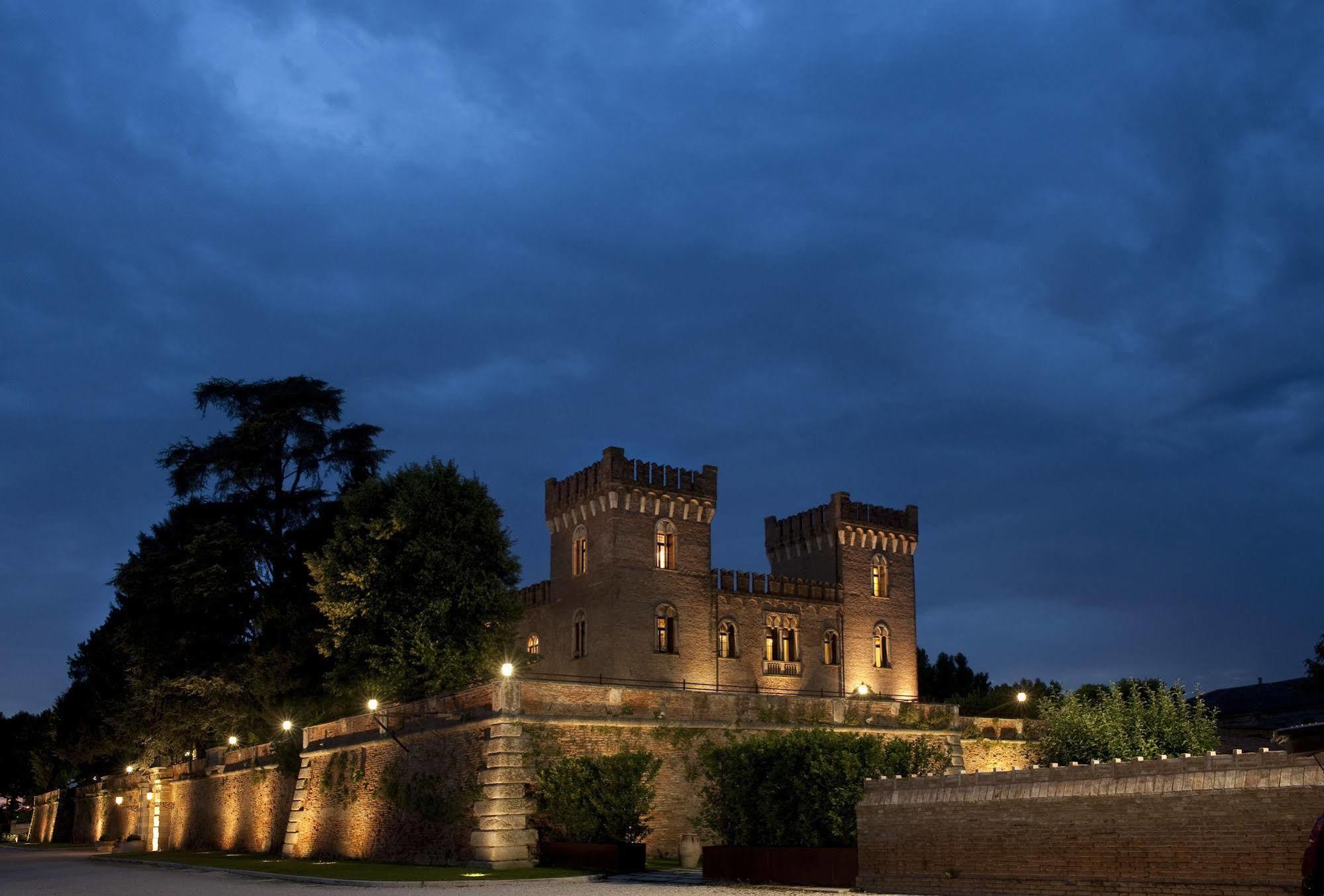 Relais Castello Bevilacqua Zewnętrze zdjęcie
